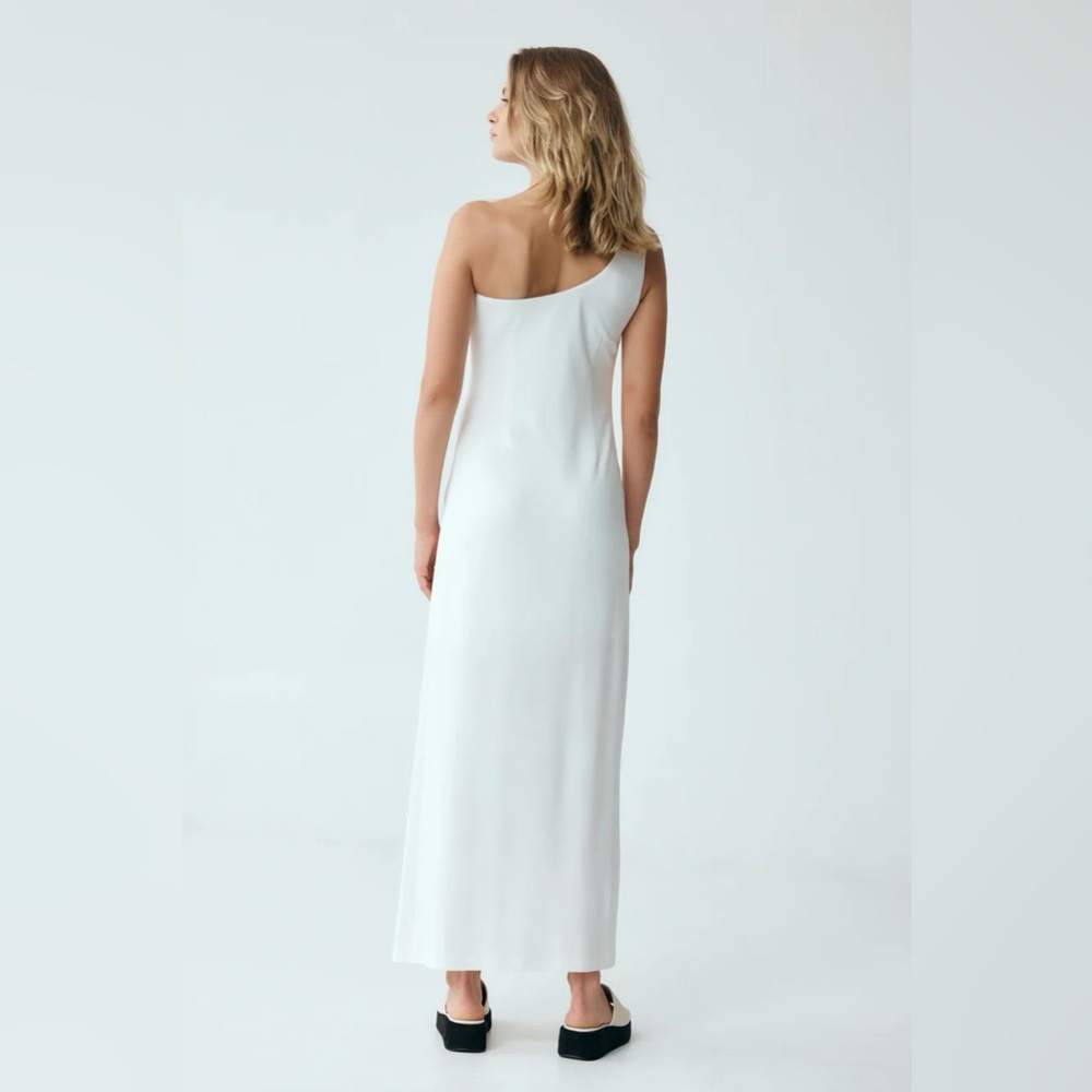 Third Form White‎ One-Shoulder Dress - Picture 4 of 7
